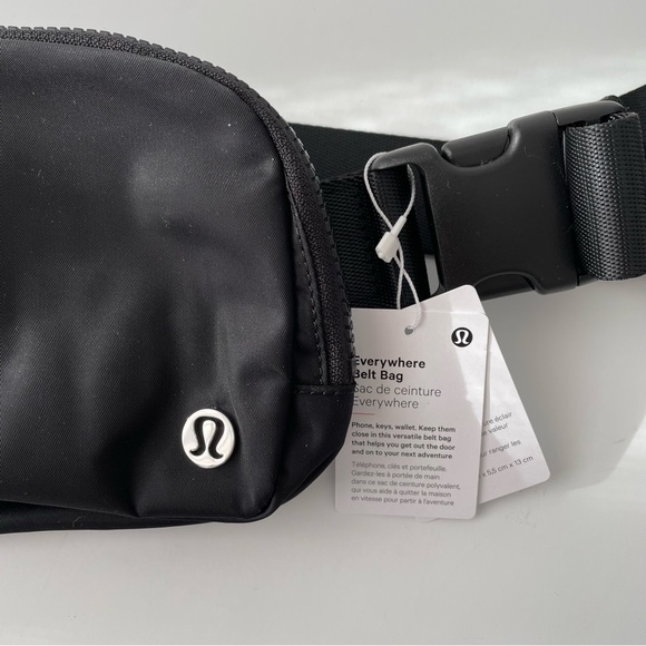 NWT Lululemon Everywhere Belt Bag - Black - Picture 5 of 7
